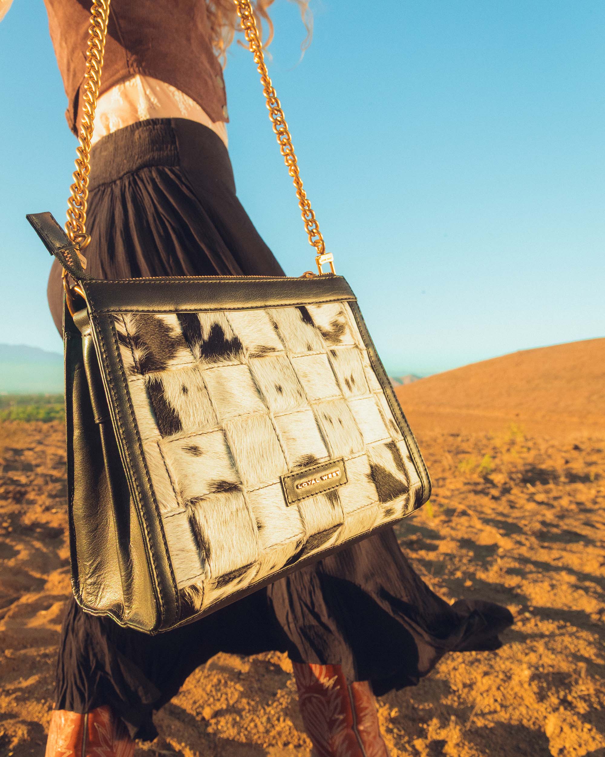 LW SCRAPPY MEDIUM CHAIN BAG IN COWHIDE AND BLACK CALFSKIN
